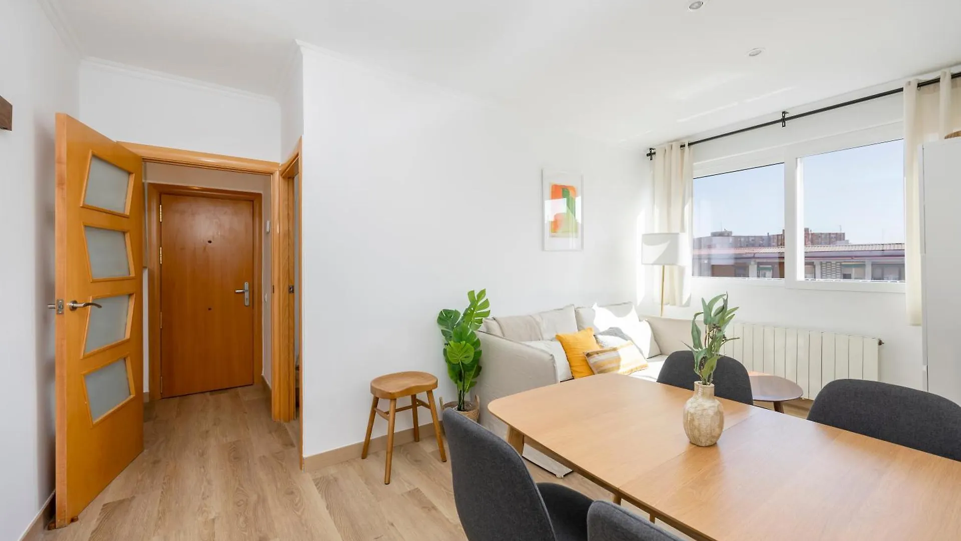 Amazing 3Bdr Apt In Cornella 1 Mins From Metro Cornella de Llobregat Spain