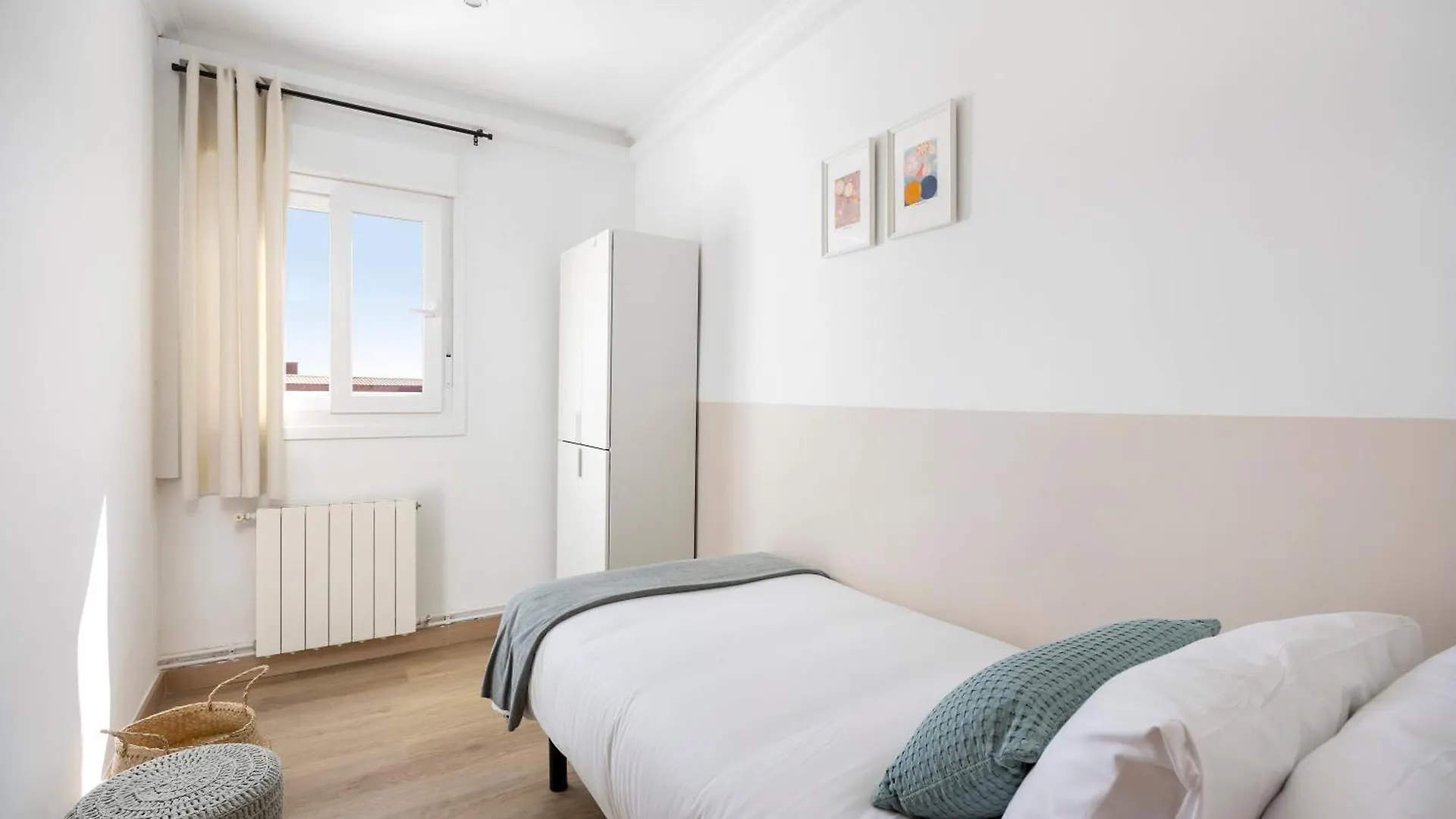 Amazing 3Bdr Apt In Cornella 1 Mins From Metro Cornella de Llobregat Apartment