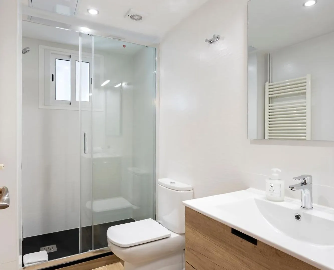 Apartment Amazing 3Bdr Apt In Cornella 1 Mins From Metro Cornella de Llobregat Spain